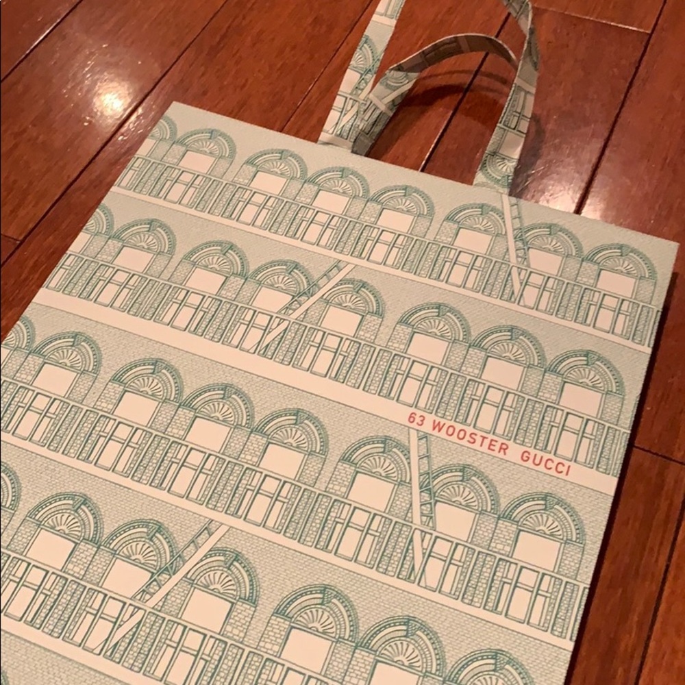 Gucci Wooster Street gift bag EXCLUSIVE PACKAGING